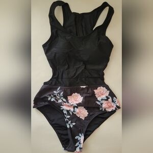 NWOTCupShe Small One Piece Swimsuit